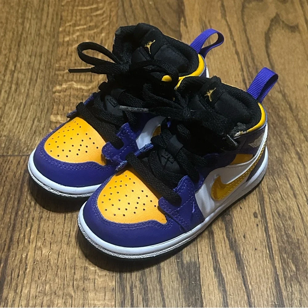 Nike Air Jordan 1 Mid Lakers Sneakers - Picture 3 of 10